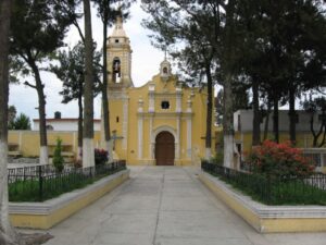  Imagen frontal de la Catedral de Texcoco, en el Estado de México 