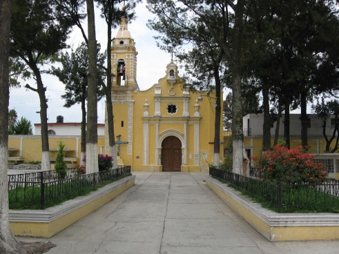 Imagen frontal de la Catedral de Texcoco, en el Estado de México. 