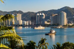 Vista del puerto de la ciudad, uno de los grandes atractivos para rentar tu casa en Acapulco.