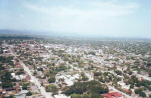 Vista panorámica del municipio al amanecer, una bella perspectiva que se puede tener al rentar una casa en Tierra Blanca.