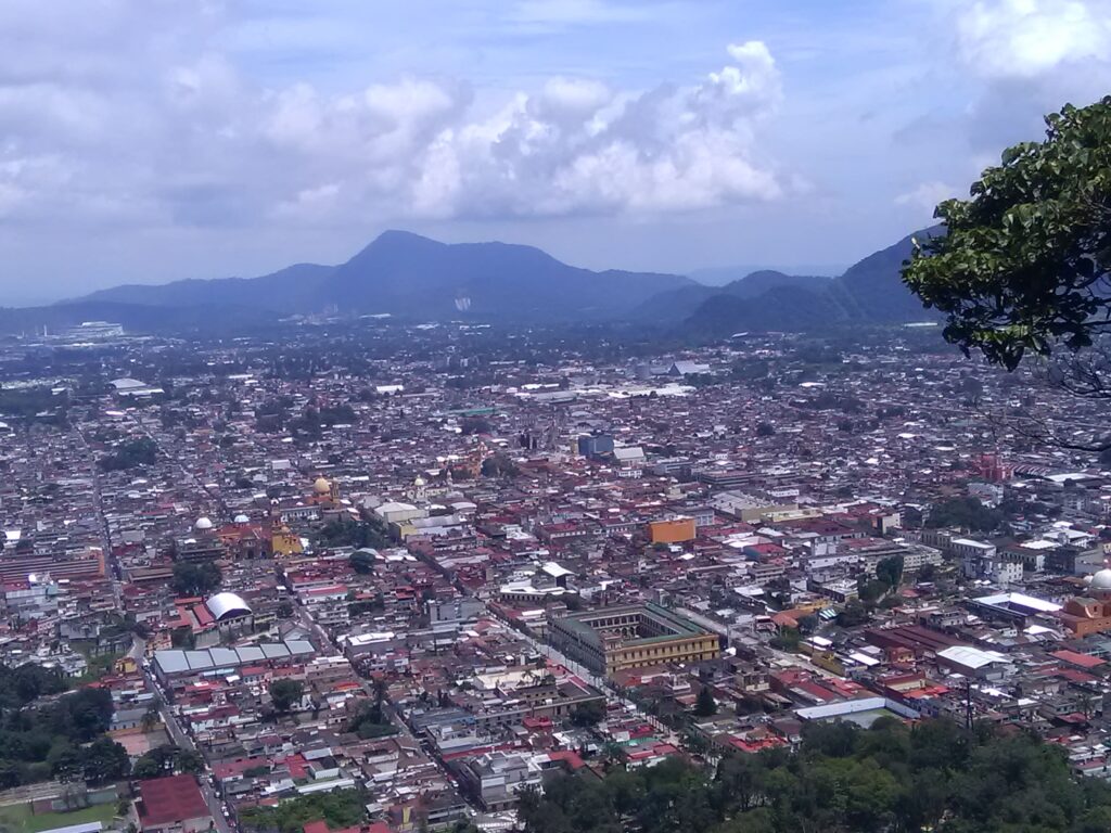 Vista panorámica de la ciudad, donde se ven diversas casas en renta en Orizaba, Veracruz.