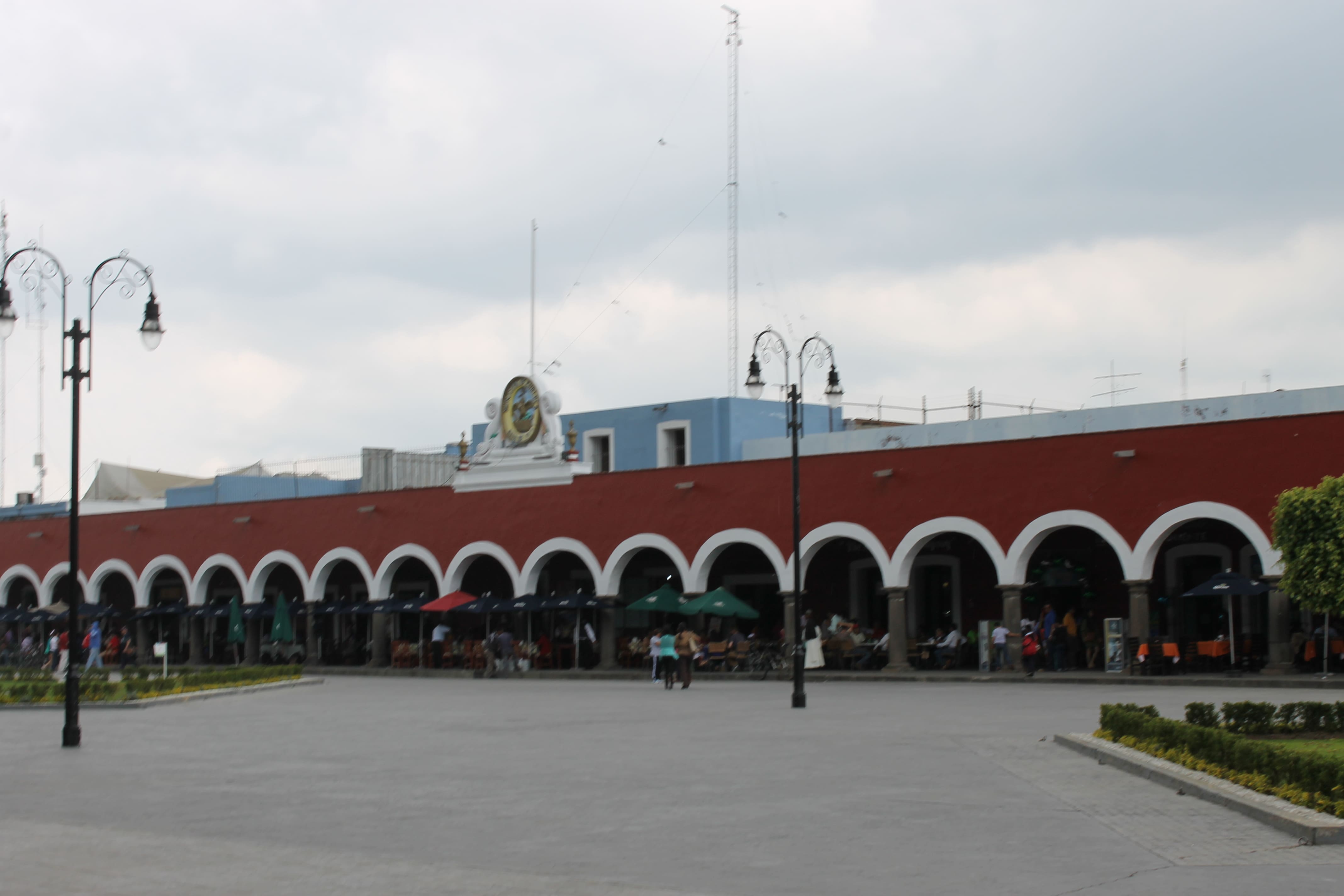 Fotografía de los portales en el centro de San Pedro Cholula, uno de los puntos más turísticos del municipio