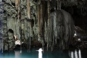 vista impresionante a las Grutas Chocantes de Tekax, Yucatán.