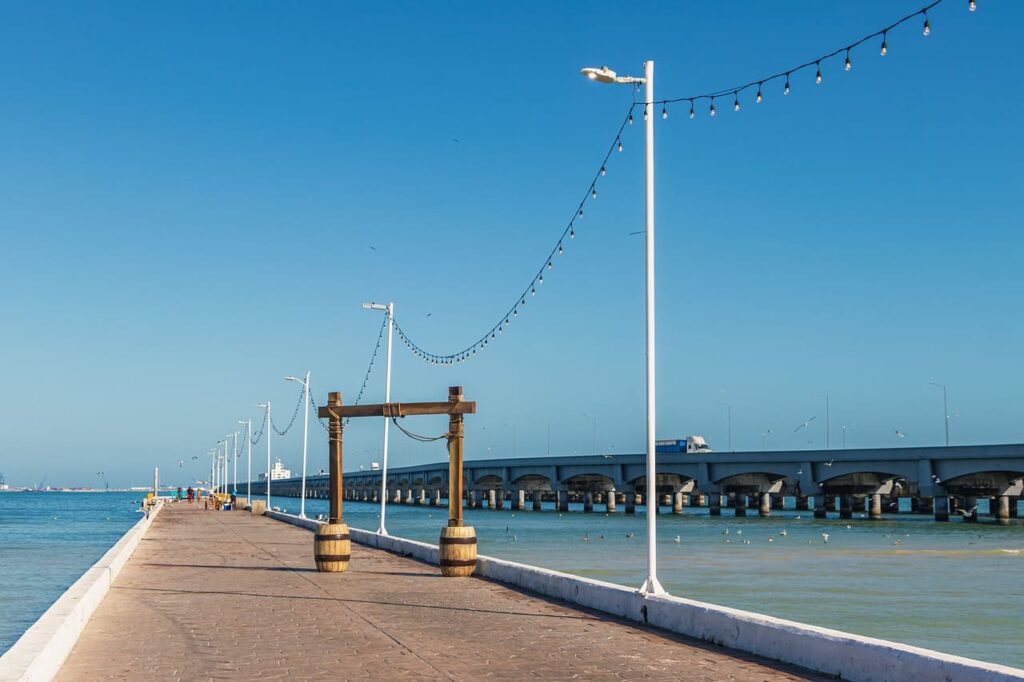 vista de uno de los hermosos Malecones de Progreso, Yucatán