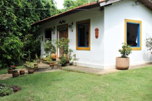  Rentar mi casa en San Juan del Río: casa tradicional con jardín utilizada como alojamiento vacacional.
