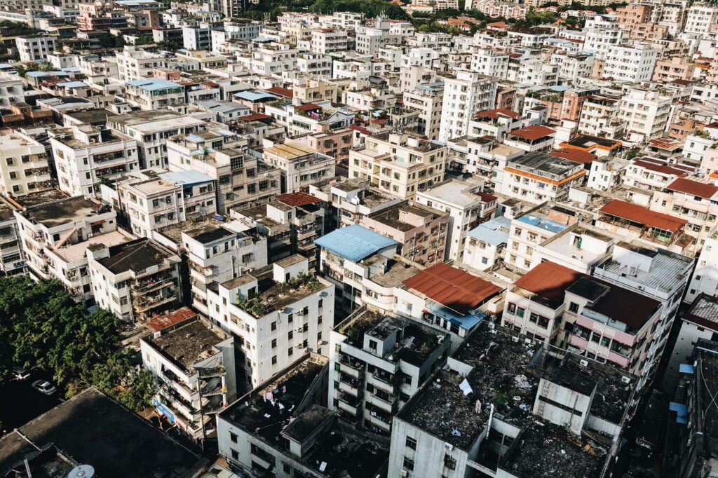 Vista de edificios donde se encuentran opciones para rentar tu departamento en Nezahualcóyotl.