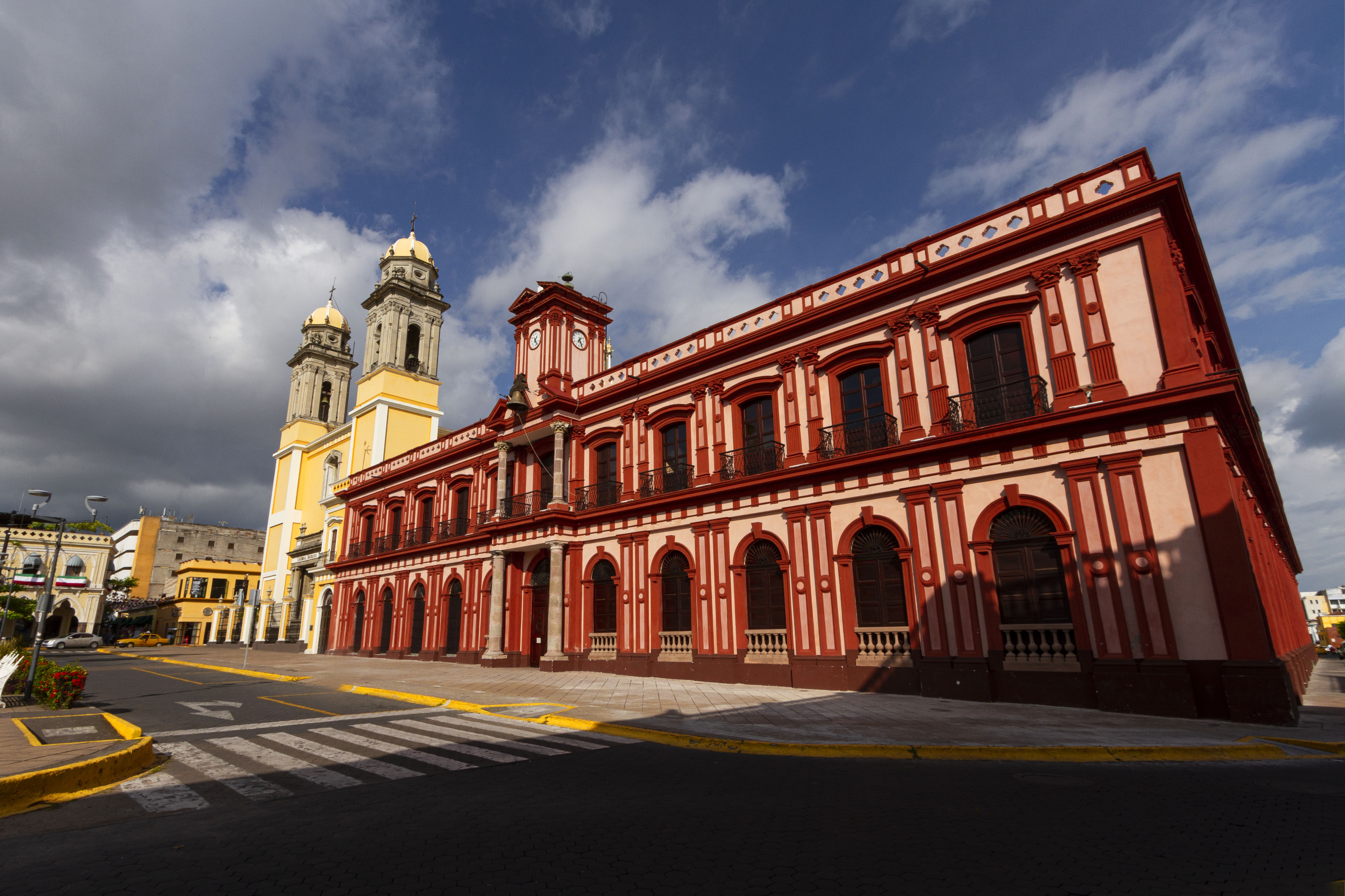 vista panorámica de un edificio colonial en Cuautla. Zonas aledañas a estos edificios son ideales para rentar tu casa en Cuautla de Morelos. 