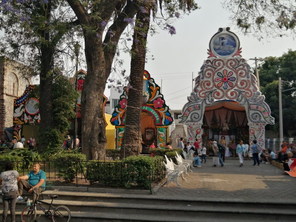 Parroquia y parque central, zona popular alrededor de la cual rentar tu departamento en Iztacalco.