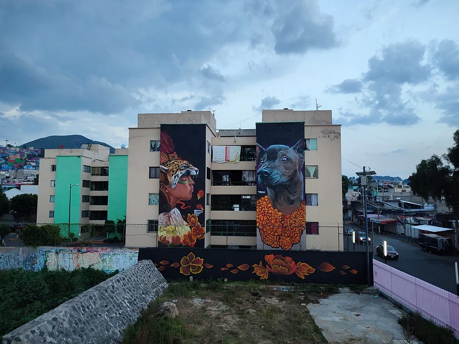 Mural parte de la Galería en Trolebús Elevado, uno de los atractivos a destacar para rentar tu departamento en Iztapalapa.