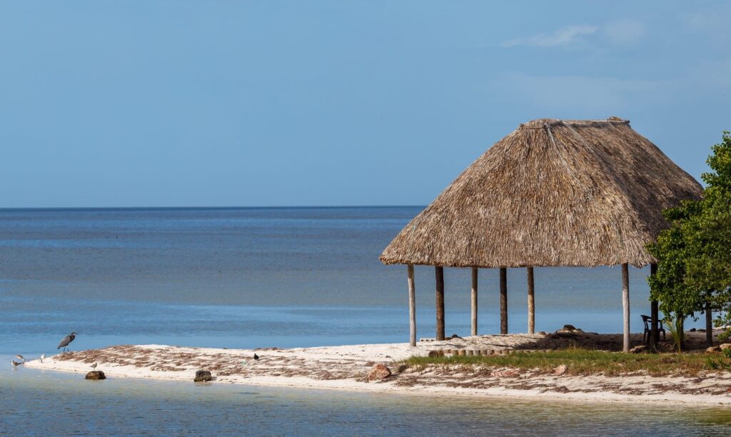 Costa de Champotón, Campeche, cerca de donde puedes rentar un departamento.