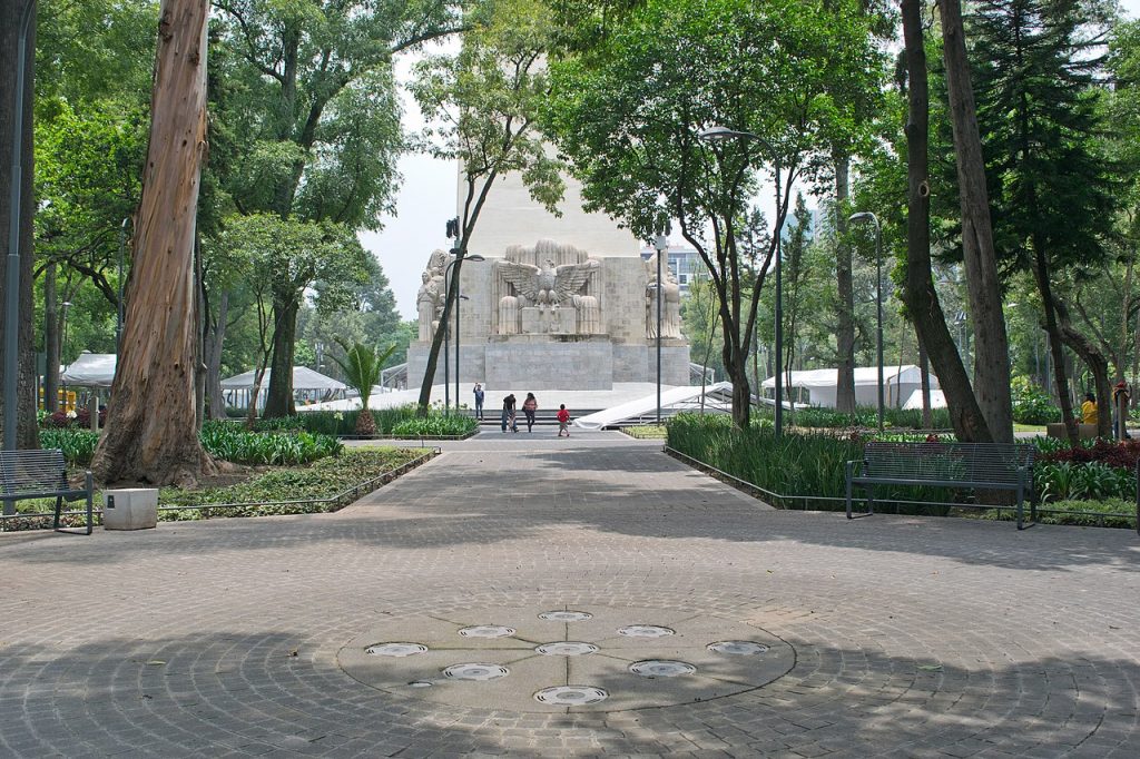 Parque de La Bombilla, uno de los múltiples tractivos a destacar al rentar tu departamento en Álvaro Obregón.