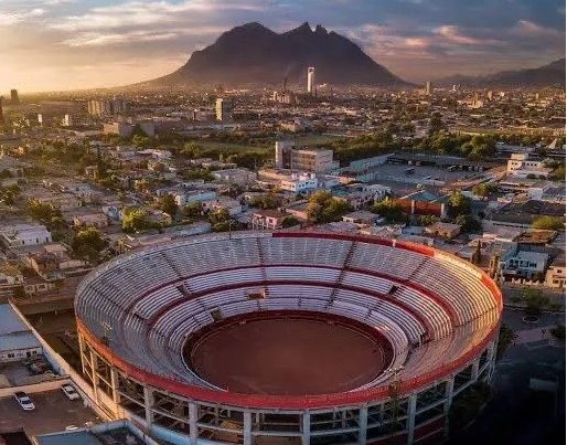 Plaza Monumental de Monterrey Lorenzo Garza