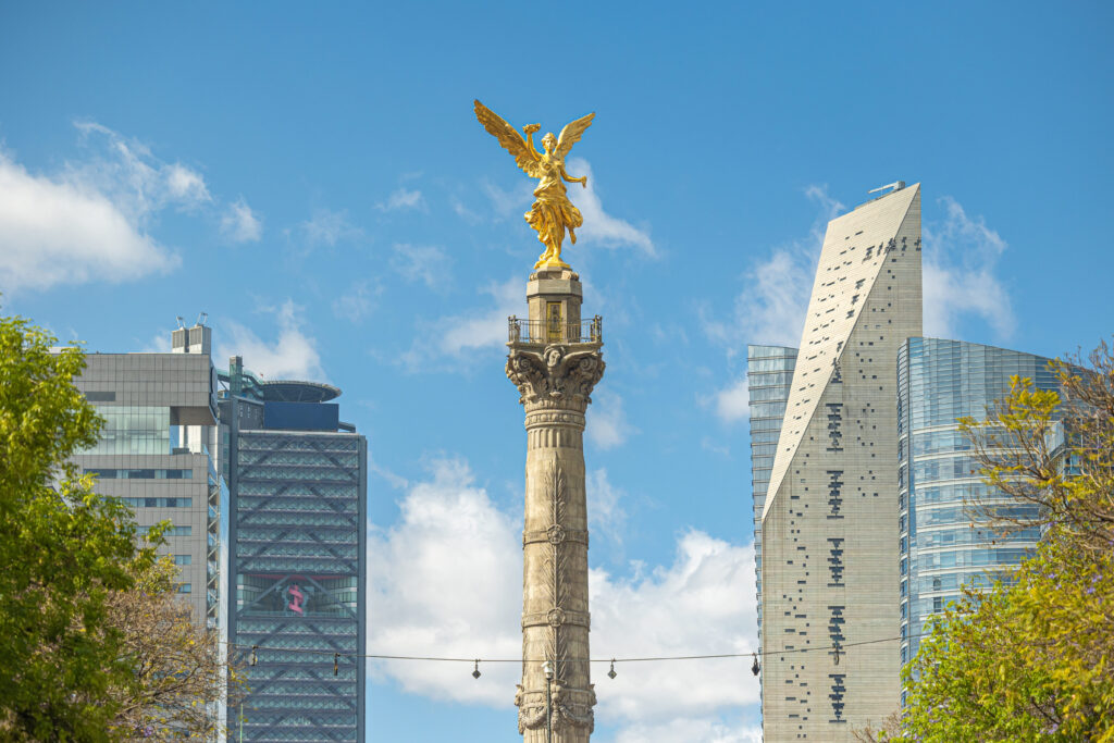 vista al Ángel de la Independencia, ubicado en una de las mejores alcaldías de CDMX