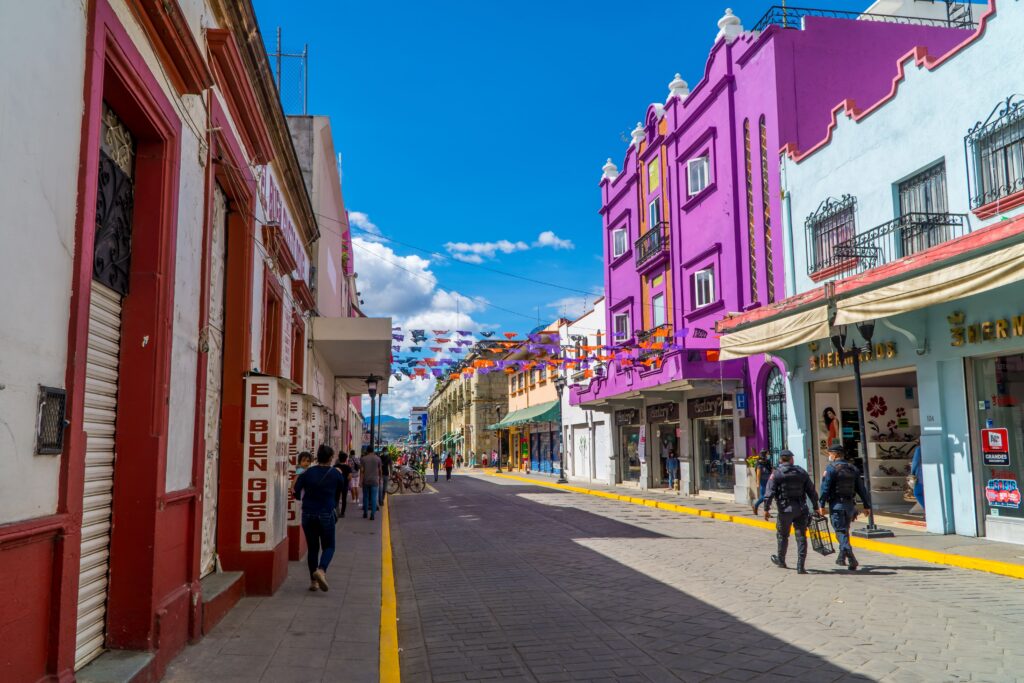 Calle de una de las zonas donde puedes rentar tu departamento en Papantla.