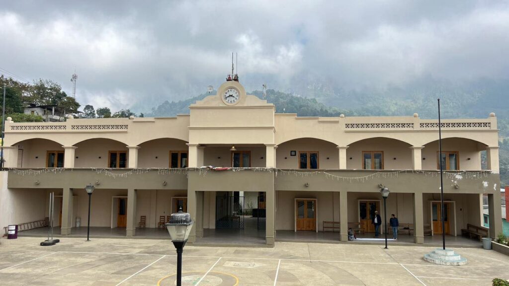 vista del Ayuntamiento del municipio de Chalchihuitán. Una de las zonas principales de la región que debes tener en cuenta si quieres rentar tu casa en Chalchihuitán