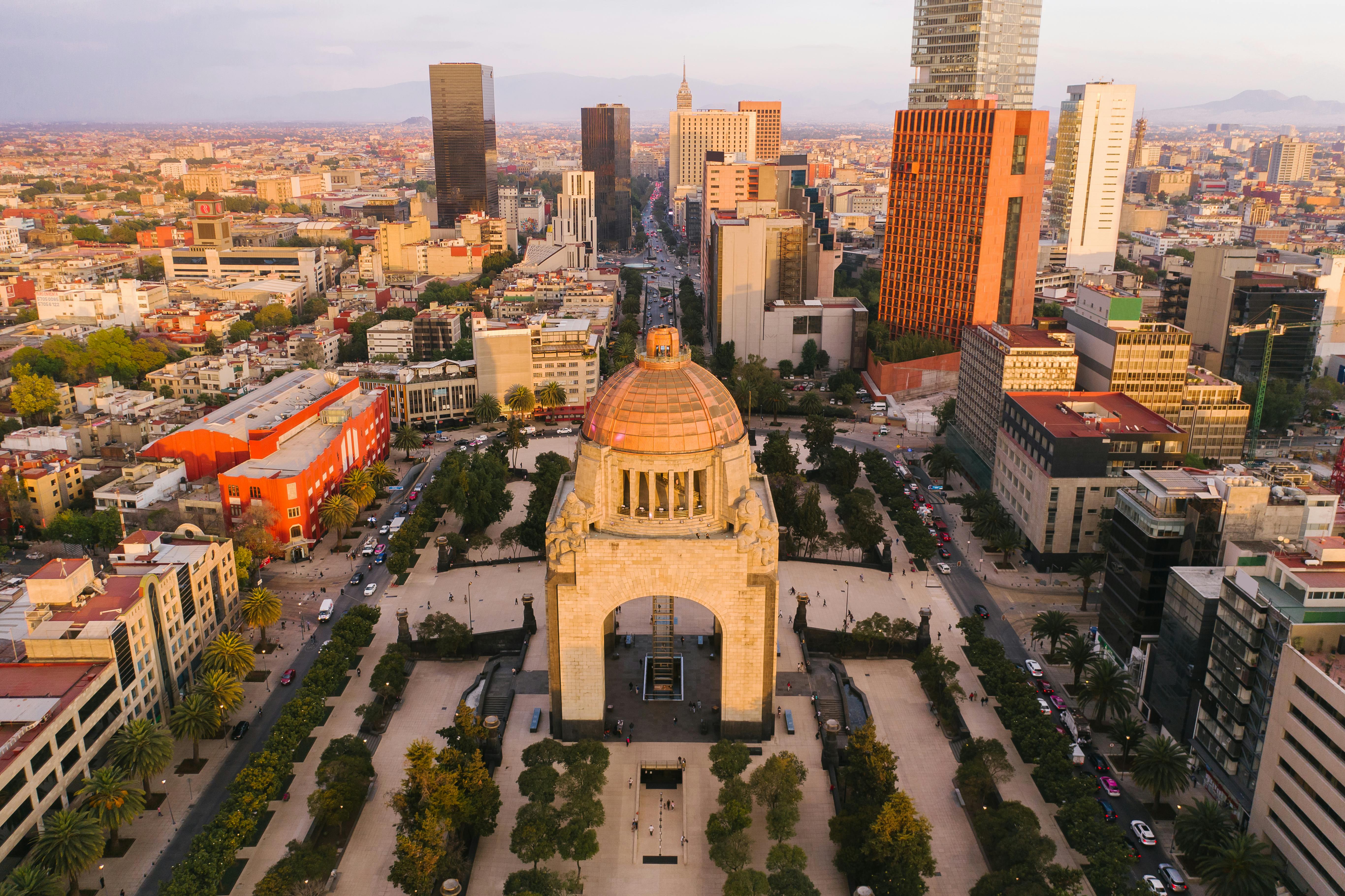 Zona habitacional alrededor del Monumento a la Revolución en la Ciudad de México.